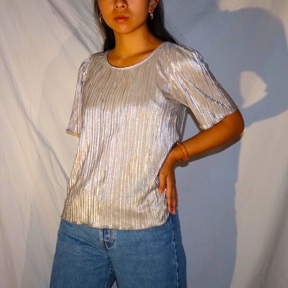 Marc New York gold color shiny short sleeve top size Medium - Picture 2 of 6